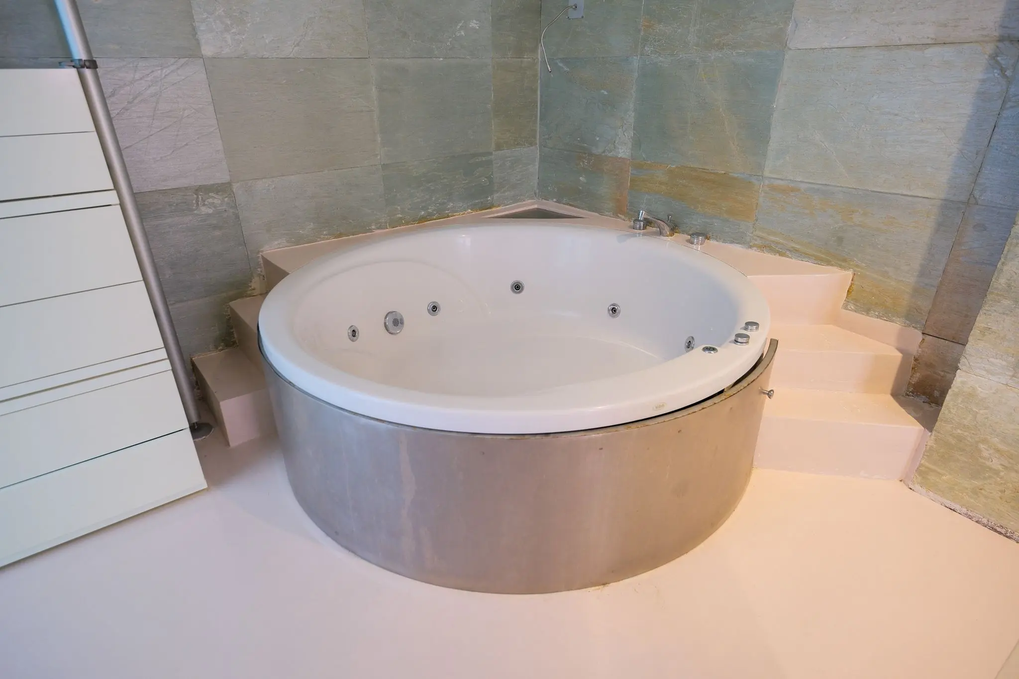 Luxury Jacuzzi